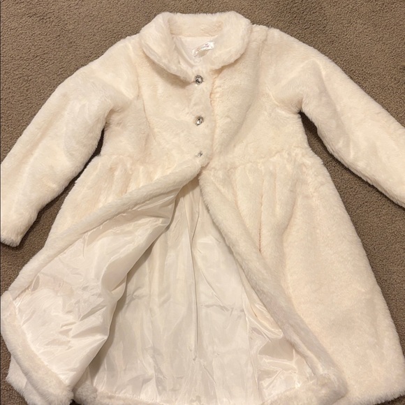 Girls white/cream fur coat - Picture 6 of 7